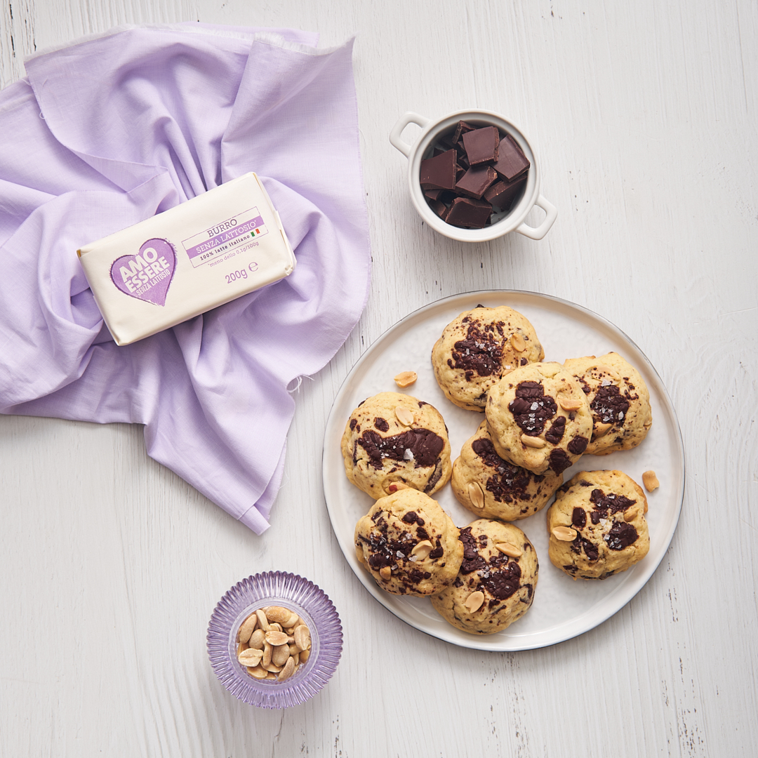 Cookies al cioccolato fondente e arachidi salate senza lattosio