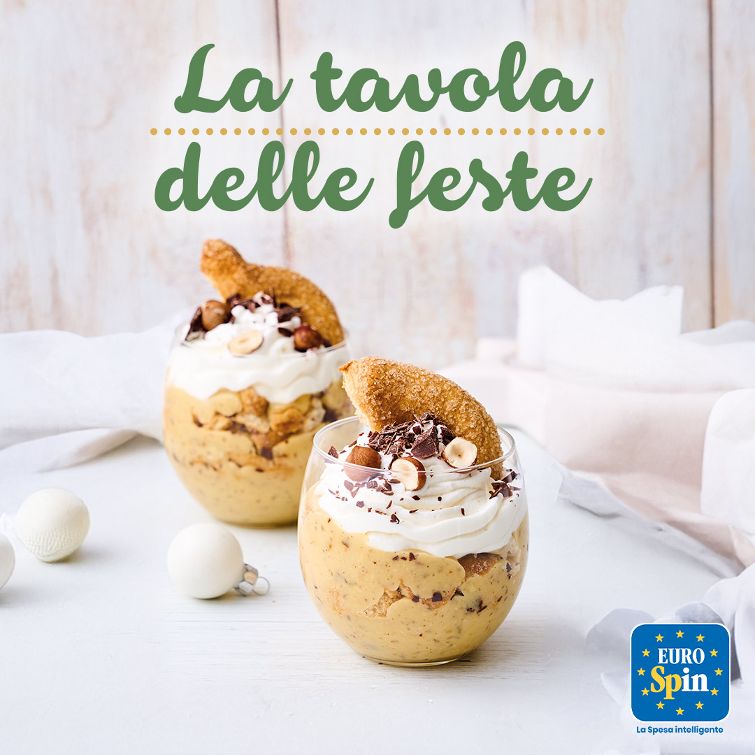 Coppe con crema alle nocciole e torcetti al burro